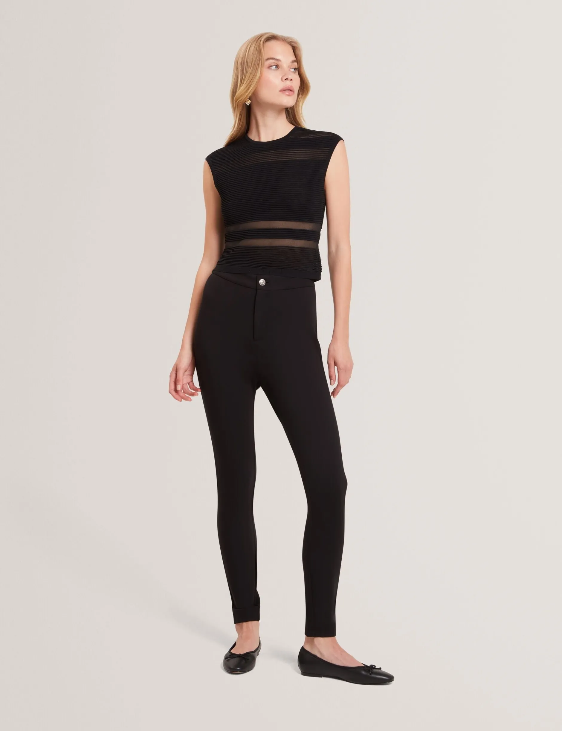 Ärmelloses Crop-Top aus transparentem Strick mit Einsätzen