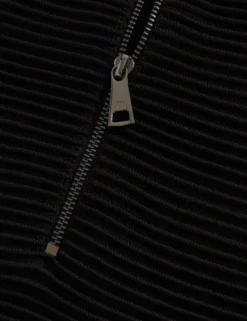Ärmelloses Crop-Top aus transparentem Strick mit Einsätzen
