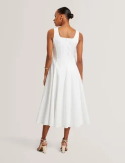 Ärmelloses Midikleid aus Leinen-Baumwoll-Mischgewebe mit Einsätzen