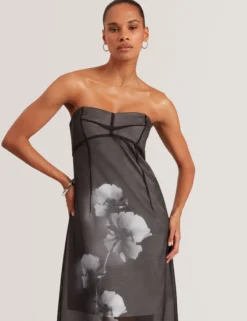 Ärmelloses Midikleid aus Organza mit Blumenmuster