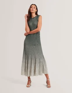 Ärmelloses Midikleid aus Strick mit Strukturstreifen