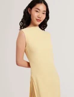 Ärmelloses Midikleid mit Faltendetails