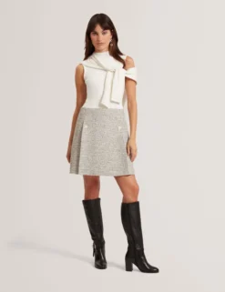 Ärmelloses Minikleid aus Bouclé-Strick