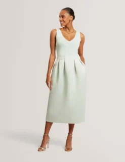 Ärmelloses Tulpen-Midikleid aus Strick und Satin