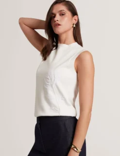Rosafarbene Stricktanktop mit Applikationen