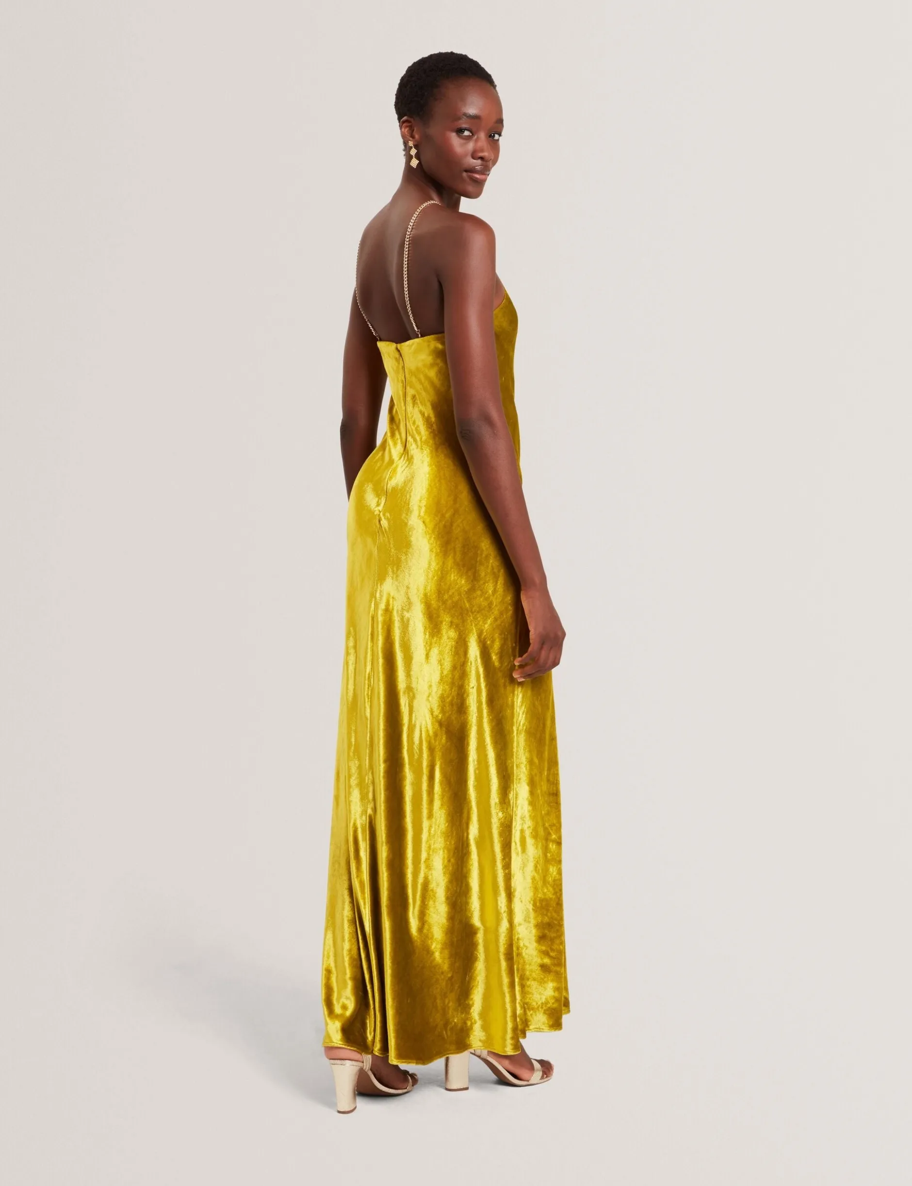 Samt-Maxikleid mit Neckholder