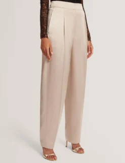 Satin-Hosen mit geschwungenem Bein