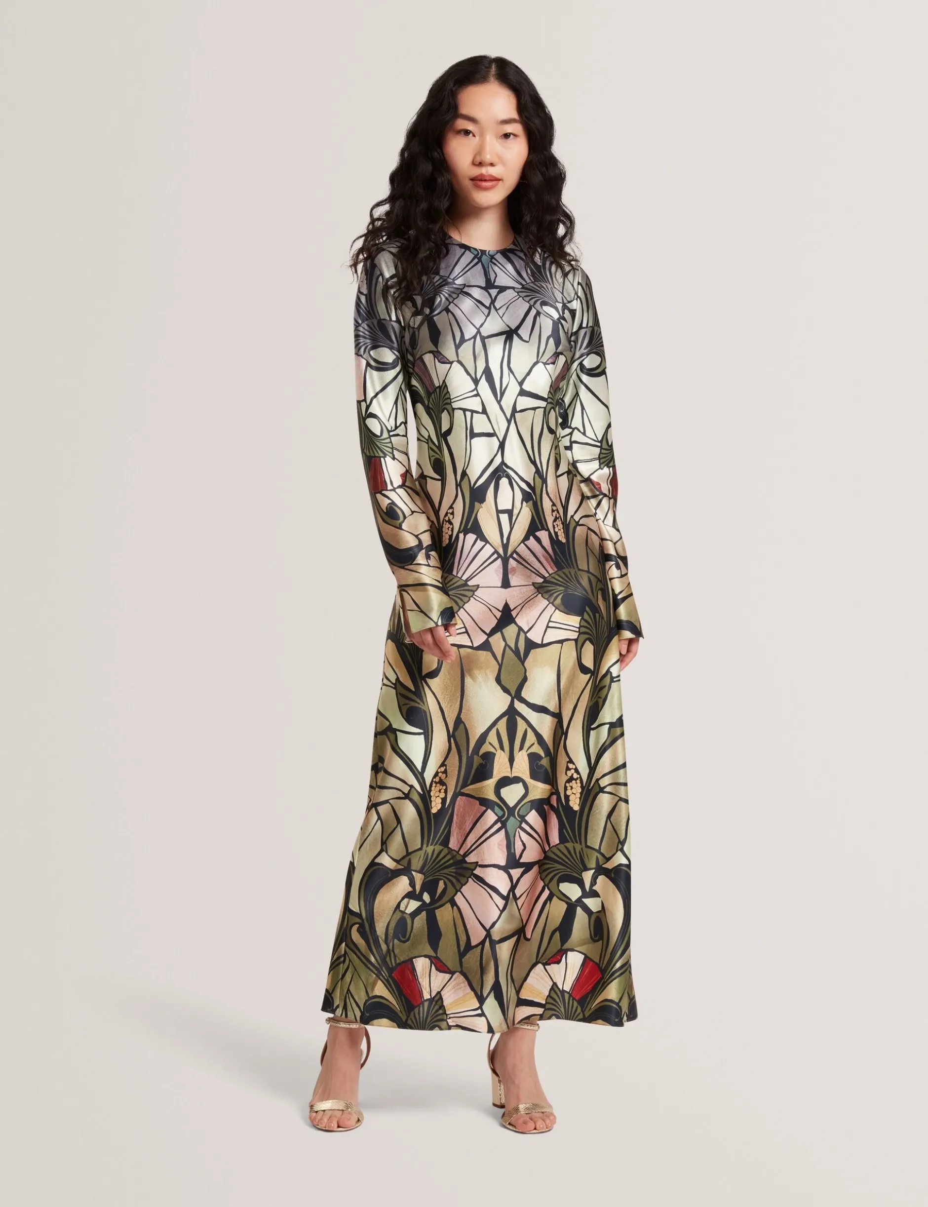 Satin-Midikleid mit Spiegelprint, langen Ärmeln