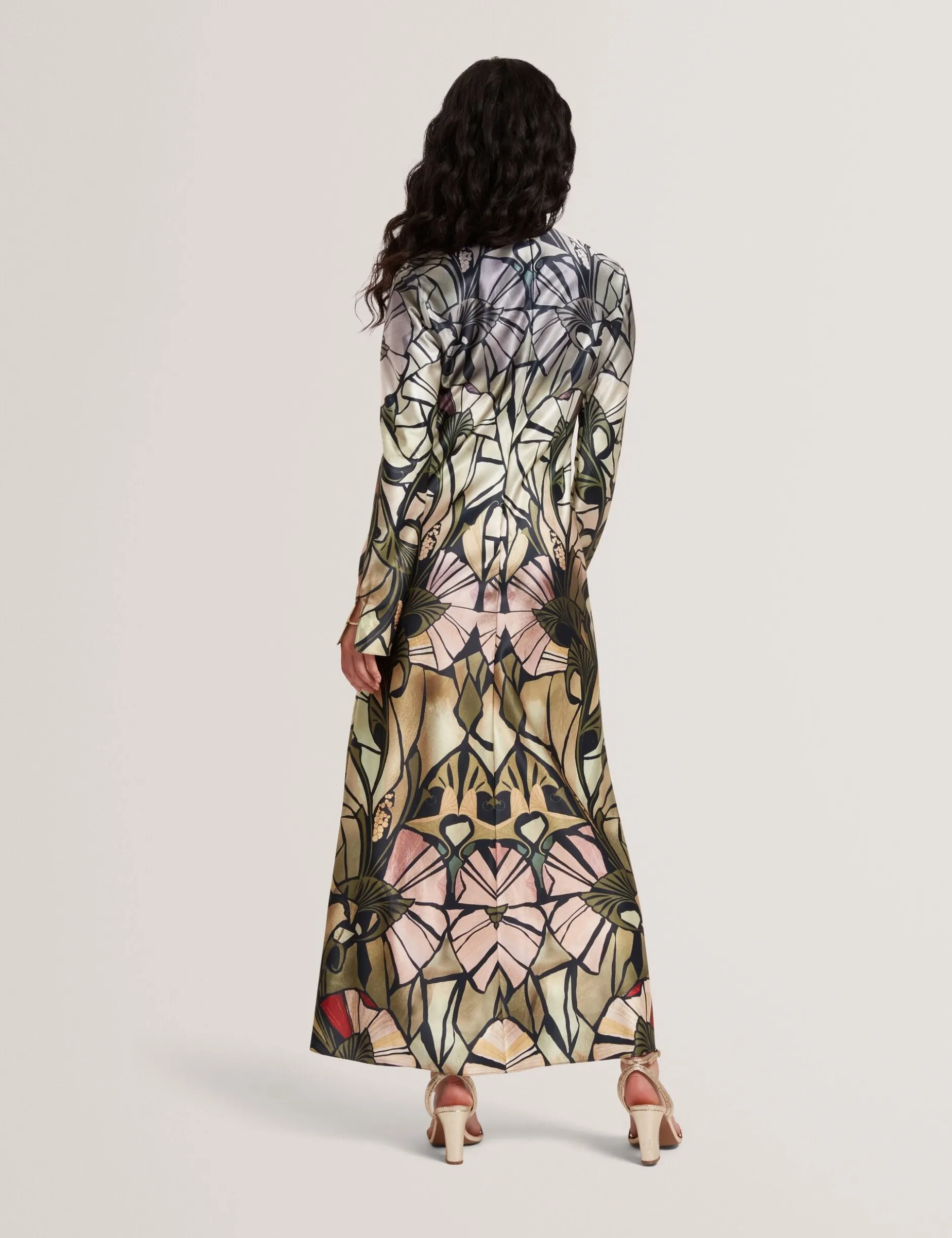 Satin-Midikleid mit Spiegelprint, langen Ärmeln