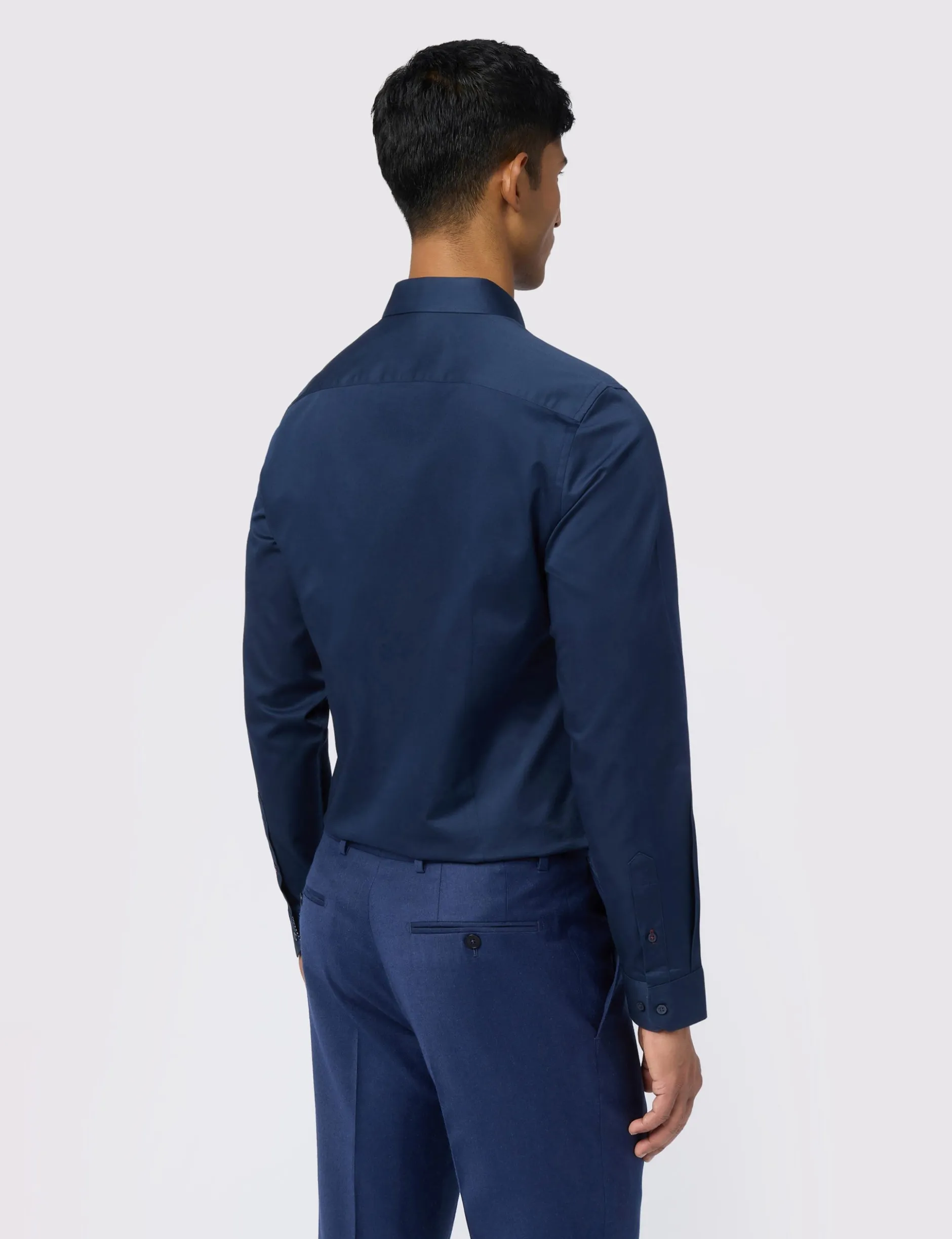 Satin-Stretch-Baumwollhemd, schmal geschnitten