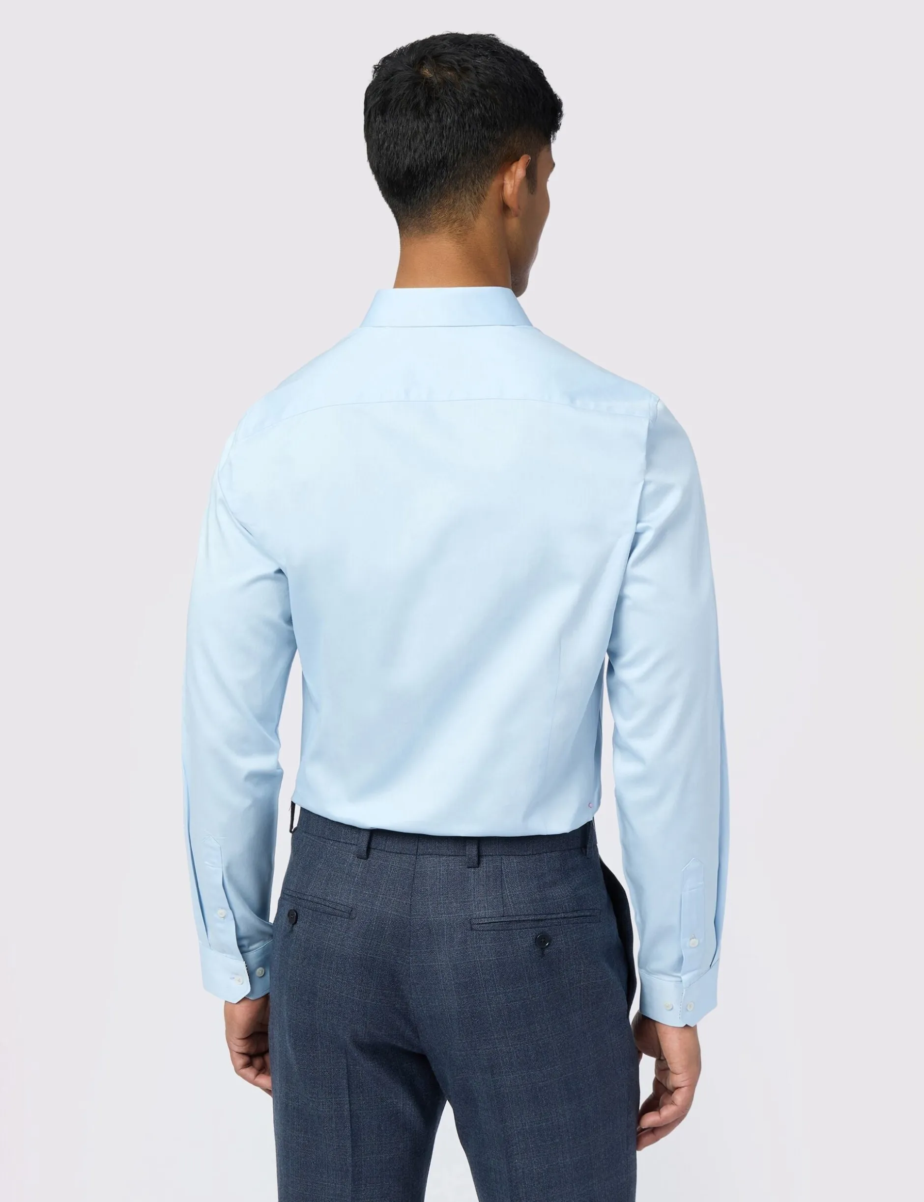 Satin-Stretch-Baumwollhemd, schmal geschnitten