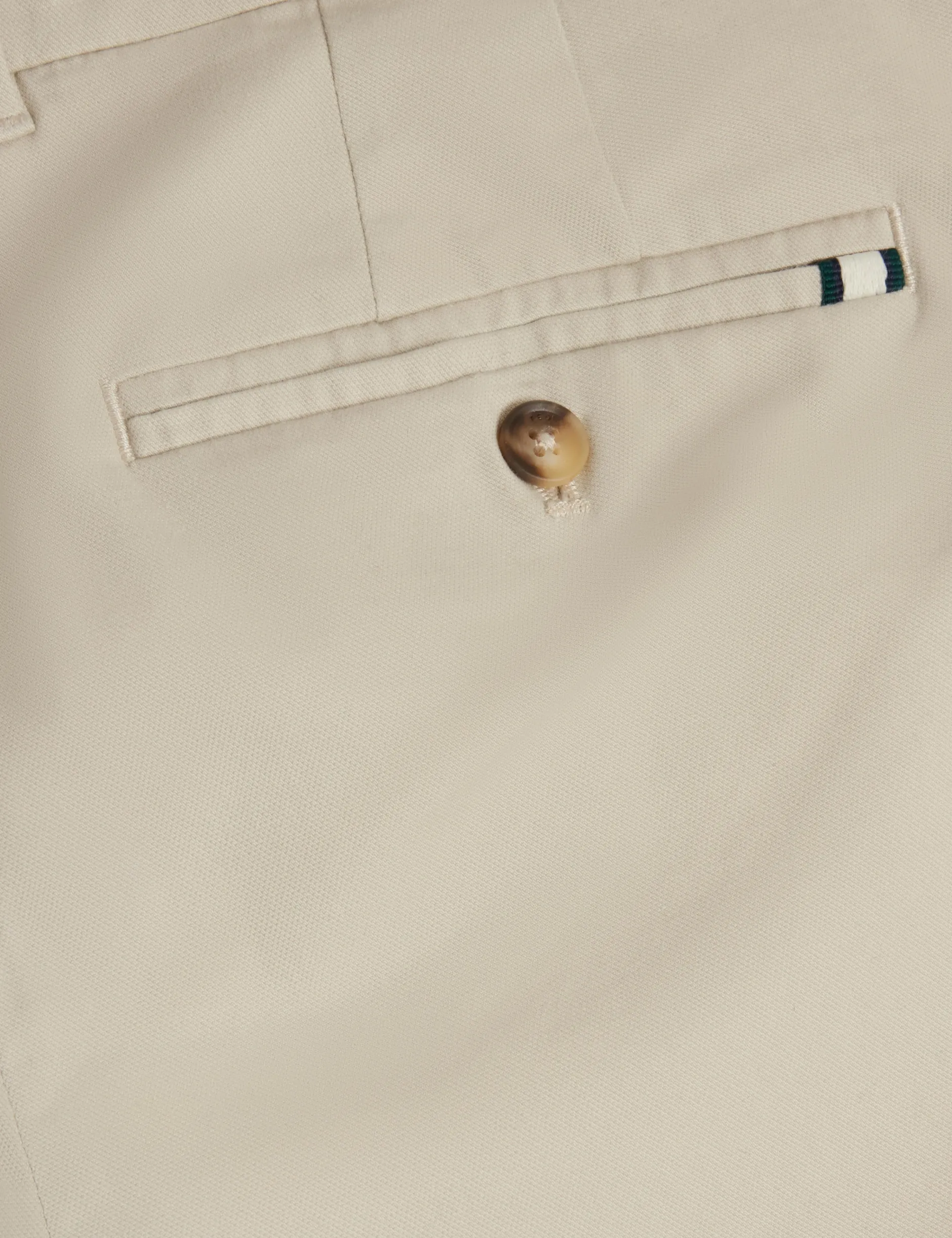 Schmal geschnittene Chinos aus Baumwollmischgewebe