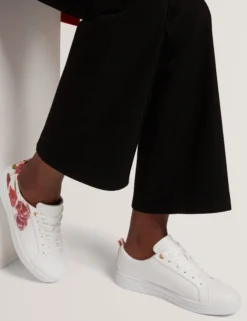 Schnürschuhe aus Leder mit floralem Muster