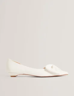 Schuhe mit Schleifendetail und Kitten-Heel aus Ripsband