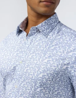 Slim-Fit-Hemd aus Satin-Baumwolle mit Blattmuster