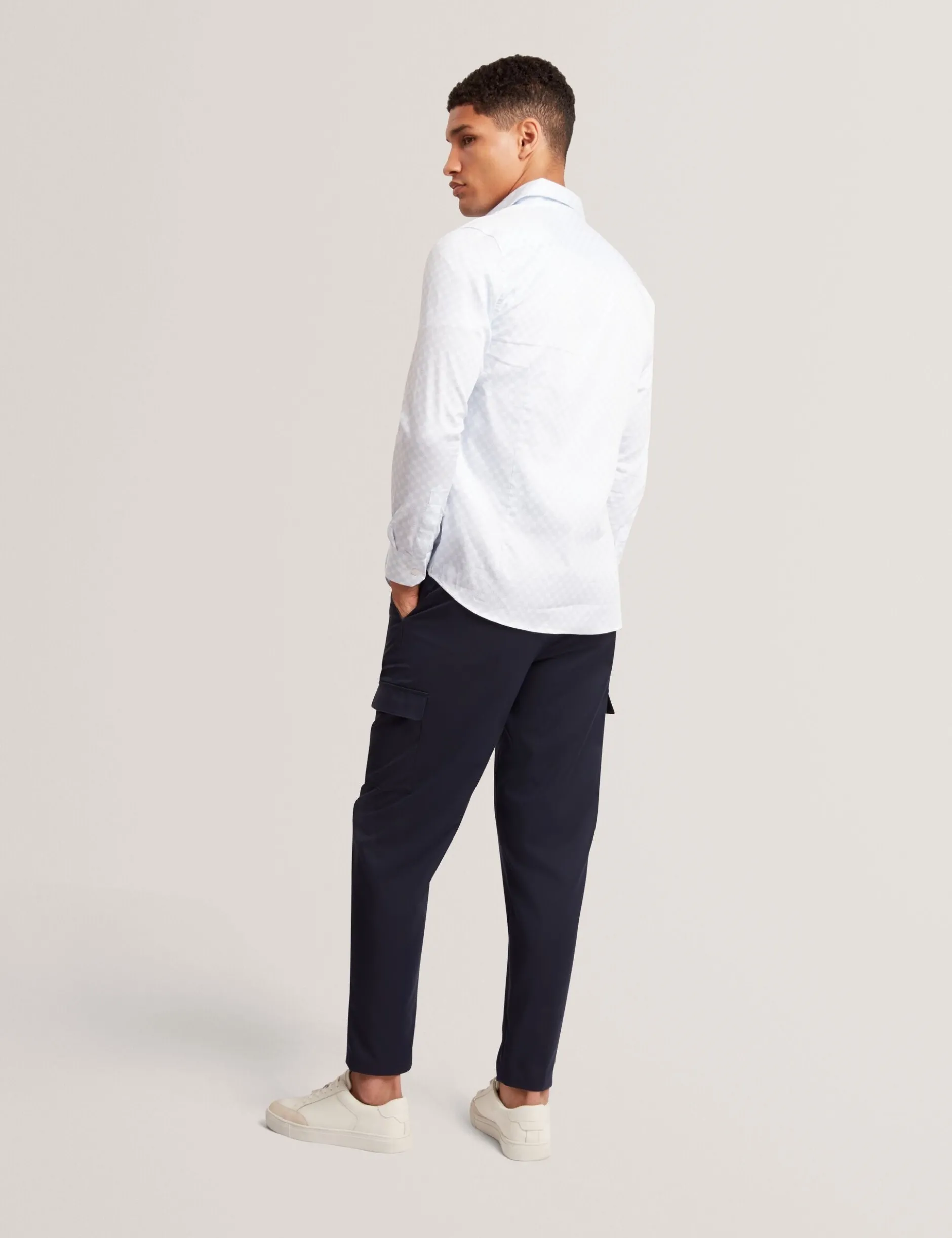 Slim-Fit-Hemd mit geometrischem Kreismuster