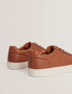 Sneaker mit genarbter Leder-Cupsohle