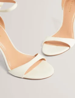 Stiletto-Sandalen mit Schleifenabsatz und Ripsband aus Ripsband