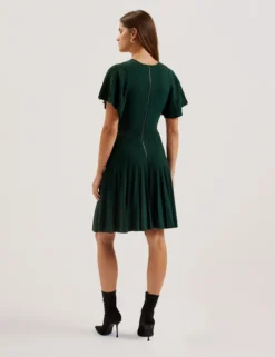 Strickkleid mit Engelsärmeln