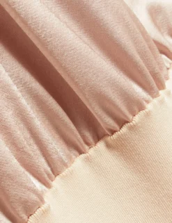 Strickkleid mit Twist-Ausschnitt, Midi-Länge