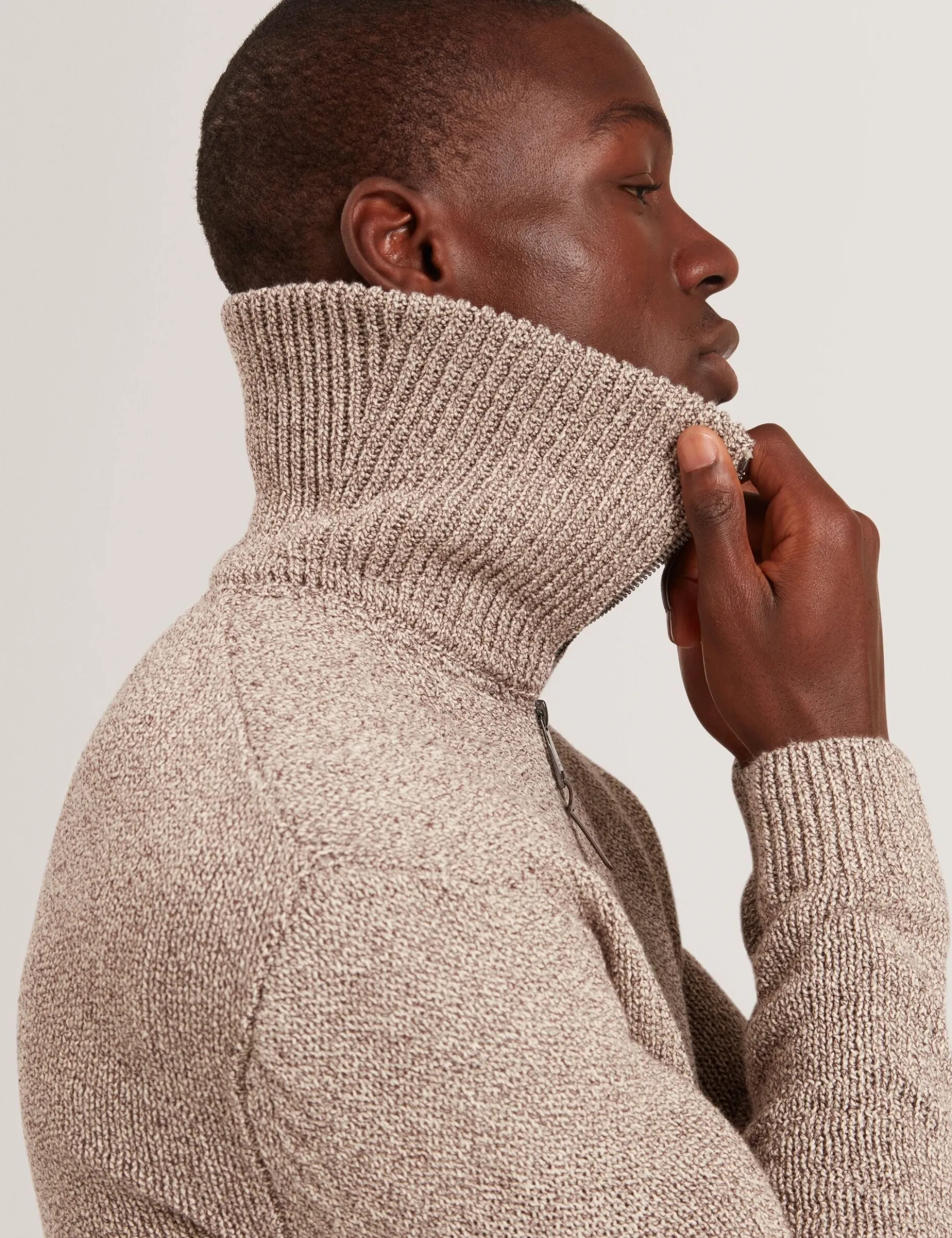 Strickpullover mit Reißverschluss aus verdrilltem Garn