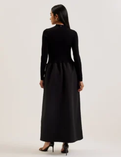 Strukturiertes Maxikleid mit gestricktem Oberteil