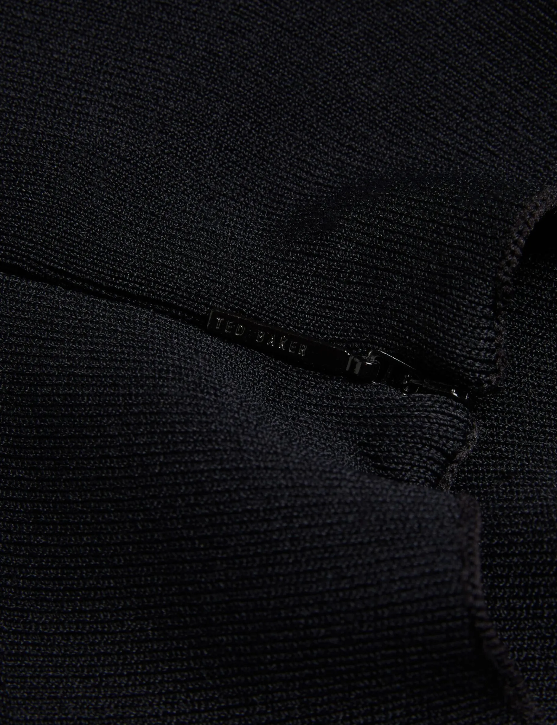 Strukturiertes Maxikleid mit gestricktem Oberteil