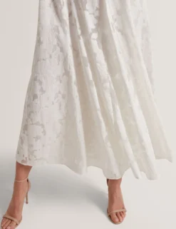 Strukturiertes ärmelloses Midikleid