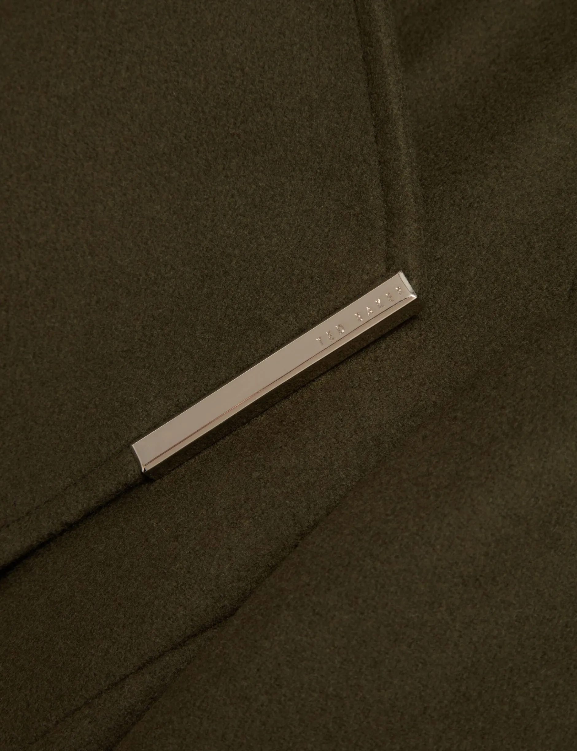 Taillierter, kurzer Wollwickelmantel