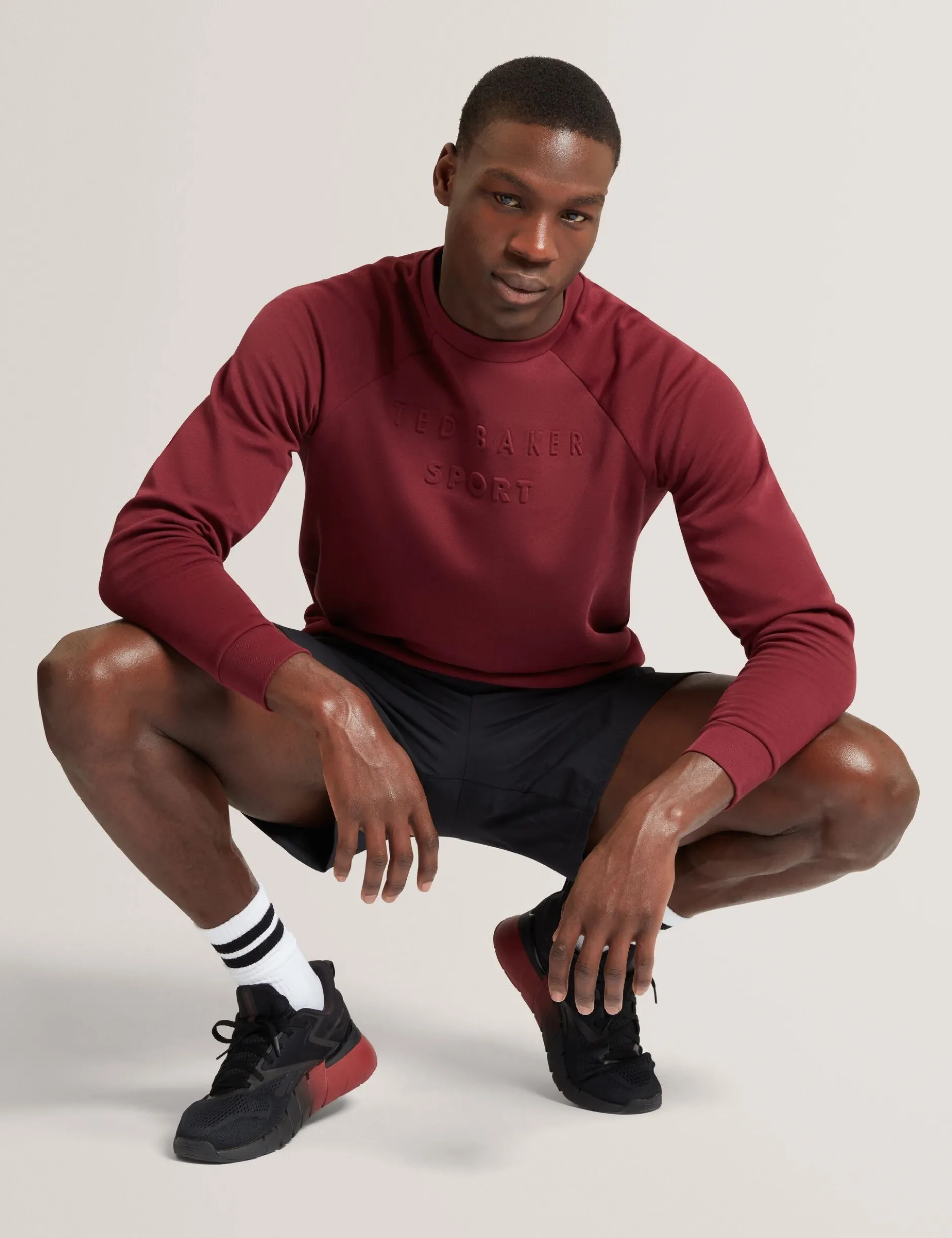 Trainings-Sweatshirt mit geprägtem Logo und Rundhalsausschnitt