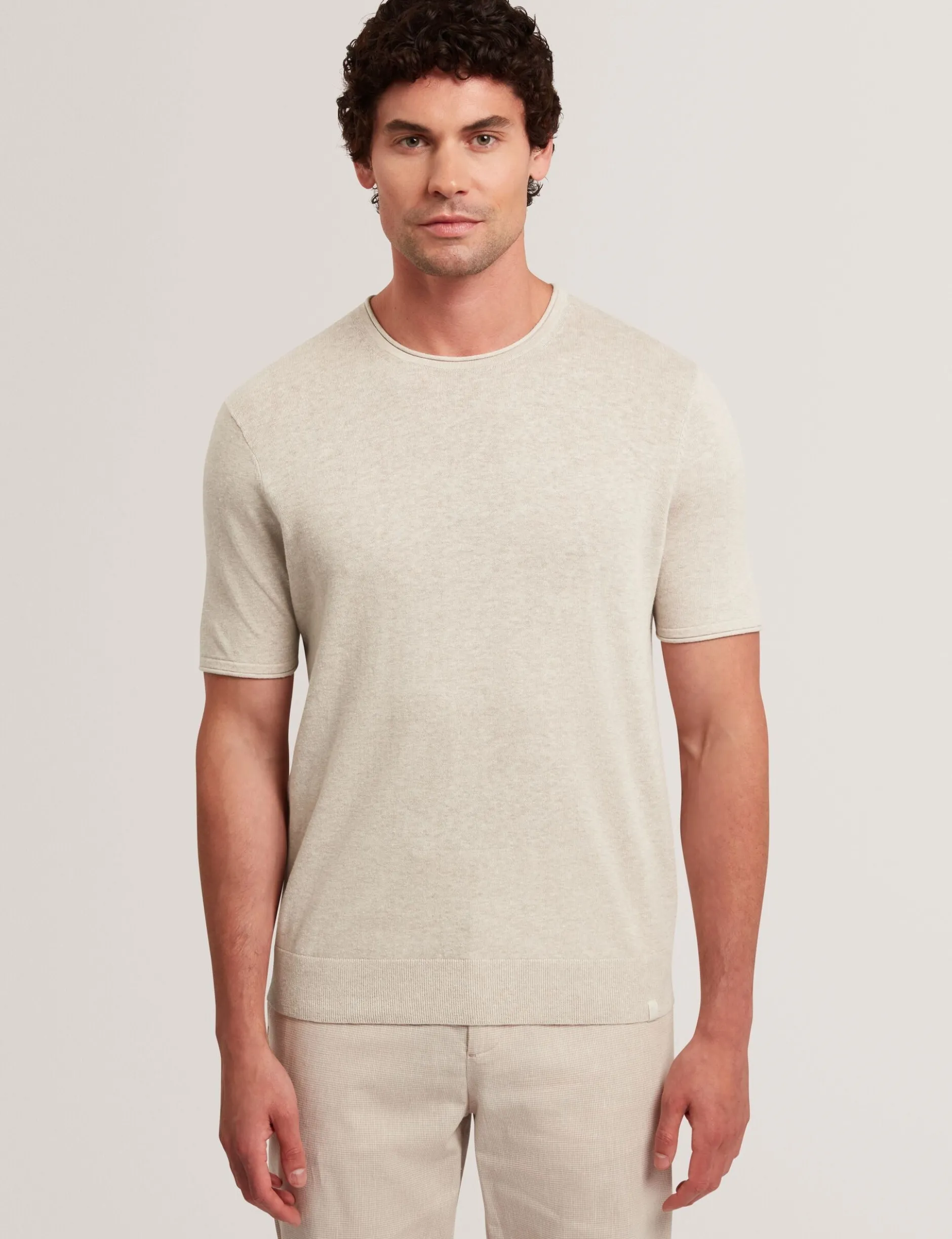 T-Shirt aus Leinenmischgewebe mit gerolltem Saum