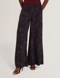 Weite Hose mit Blumen-Karomuster