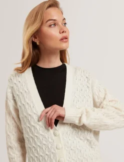 Zopfstrick-Strickjacke aus Wolle mit V-Ausschnitt